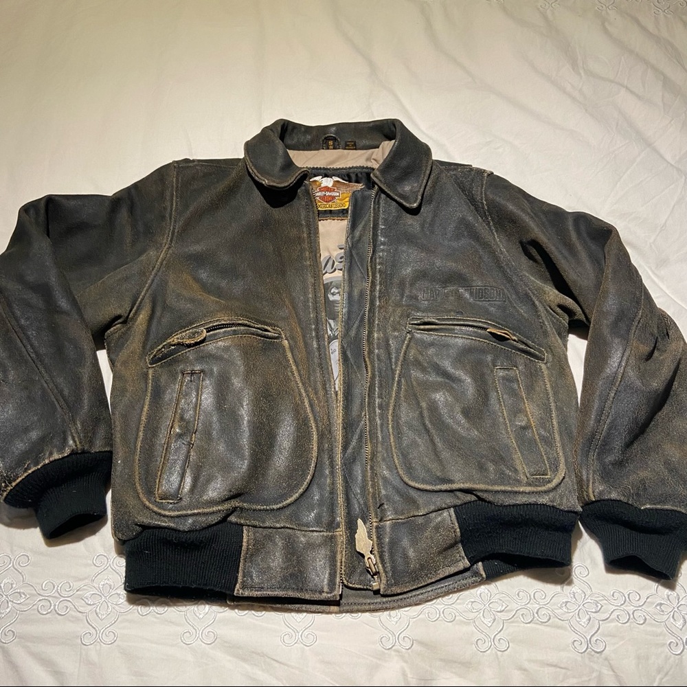 Harley Davidson oiled leather motorcycle jacket Women’s small. Fits like medium